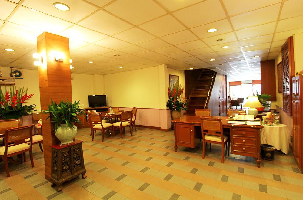 Travel Lodge Surawong (Adults Only) Bangkok Exteriör bild