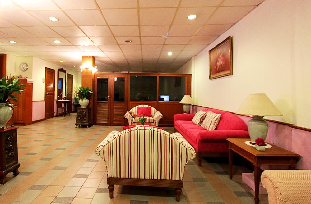 Travel Lodge Surawong (Adults Only) Bangkok Exteriör bild