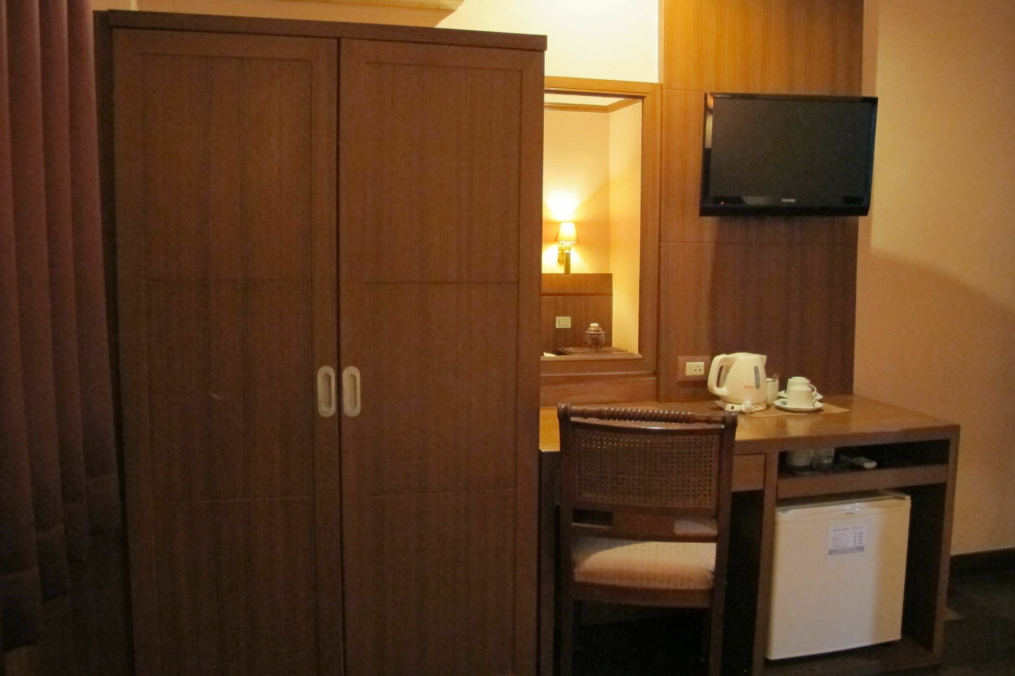 Travel Lodge Surawong (Adults Only) Bangkok Exteriör bild