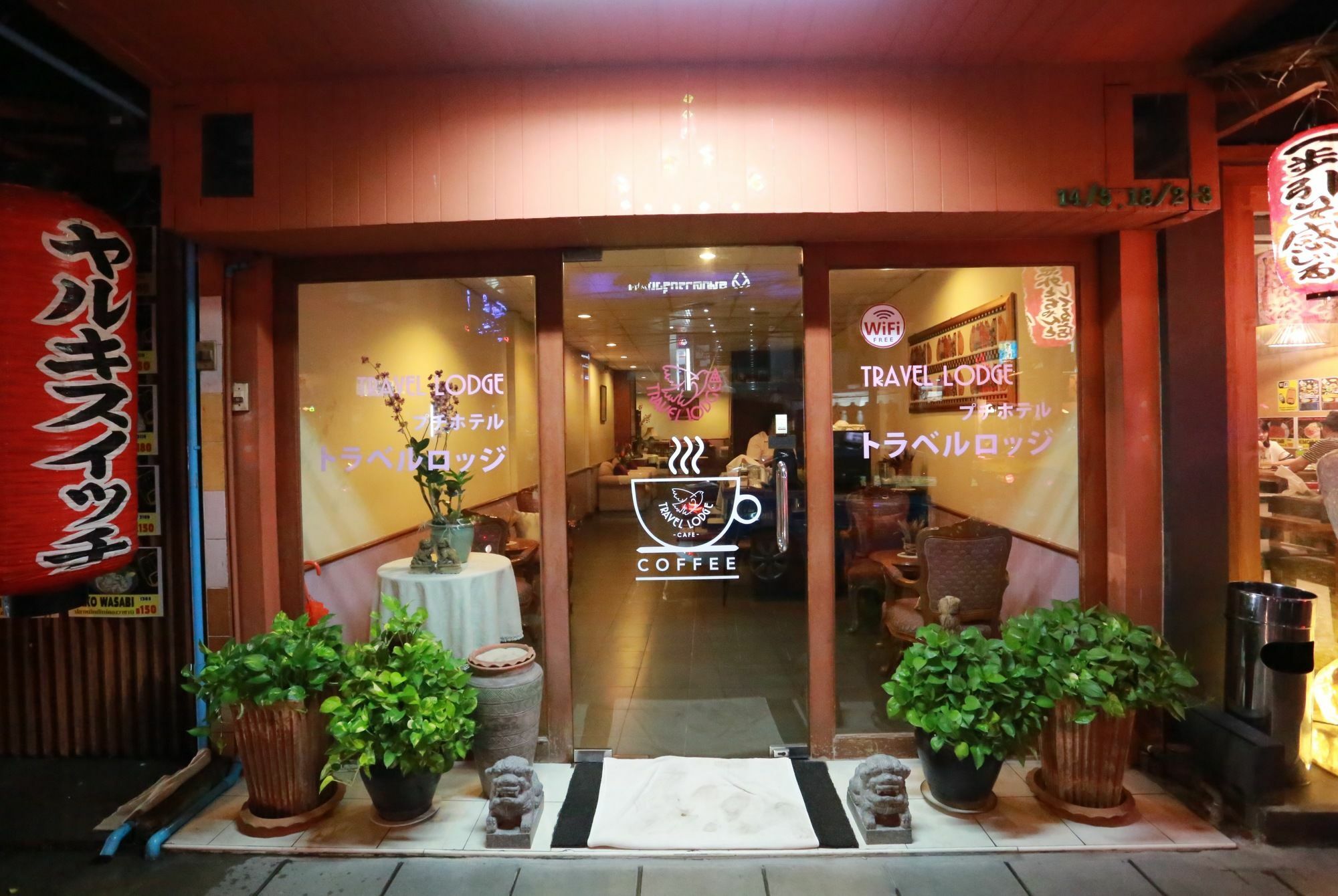 Travel Lodge Surawong (Adults Only) Bangkok Exteriör bild