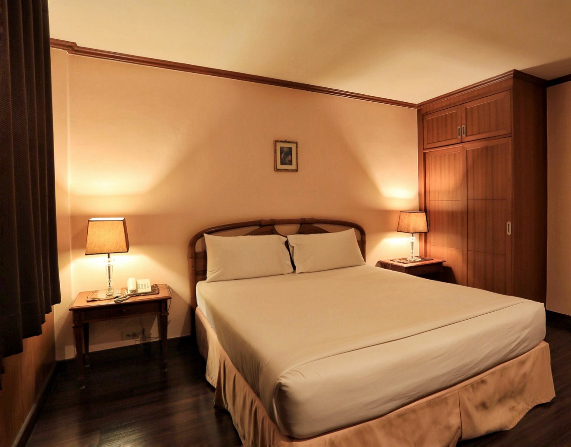 Travel Lodge Surawong (Adults Only) Bangkok Exteriör bild