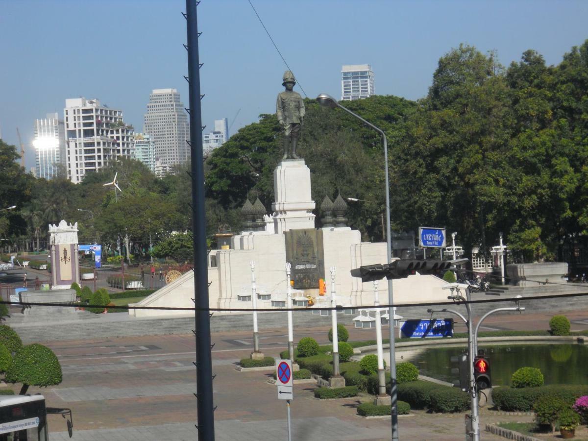 Travel Lodge Surawong (Adults Only) Bangkok Exteriör bild